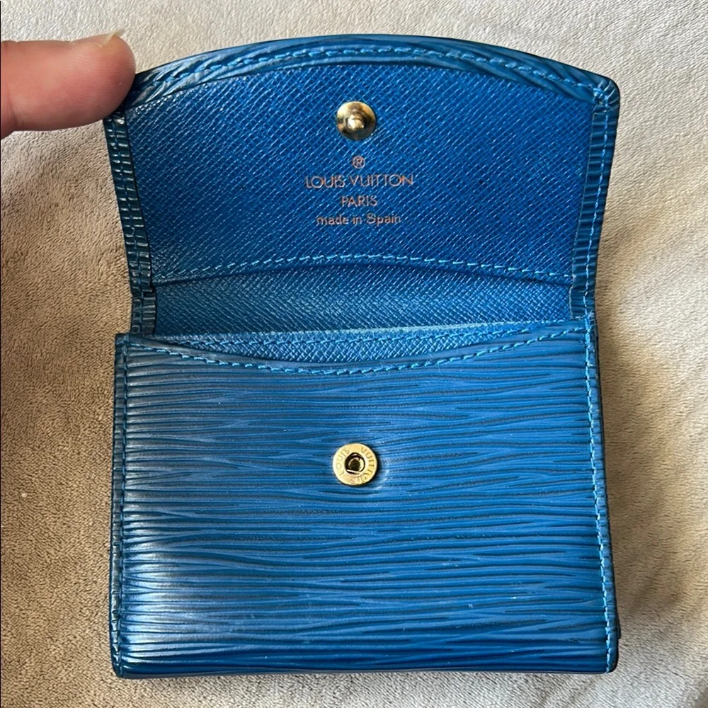 Louis Vuitton Blue Epi Women's Wallet Card Case - Picture 3 of 8